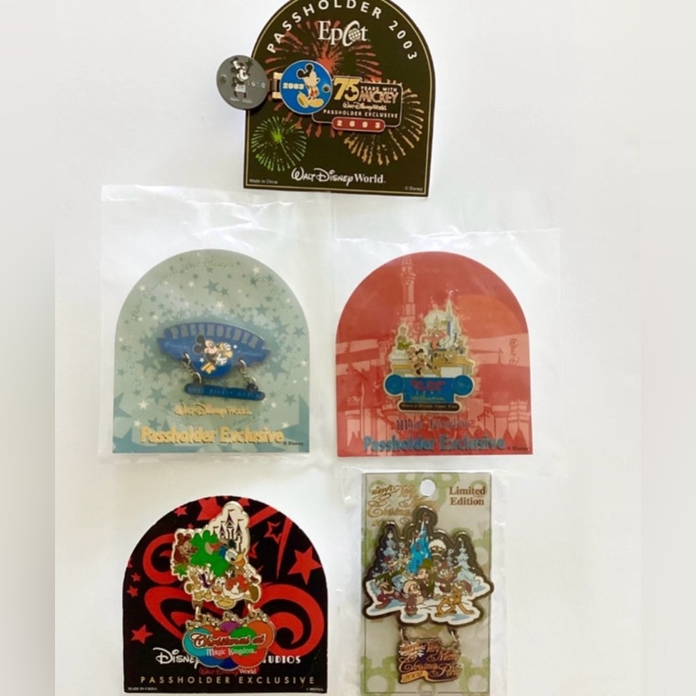 Disney Passholder Exclusive Pins + 1